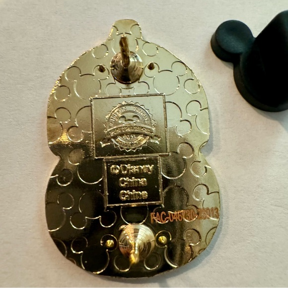 Pluto Chinese Lunar New Year of the Ox 2021 Mystery Disney Pin - Picture 7 of 9